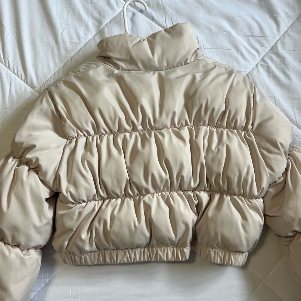 Cream cropped puffer coat - Picture 5 of 7